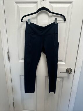 LuluLemon Navy Cropped High-Waist Active Leggings with Side Pockets